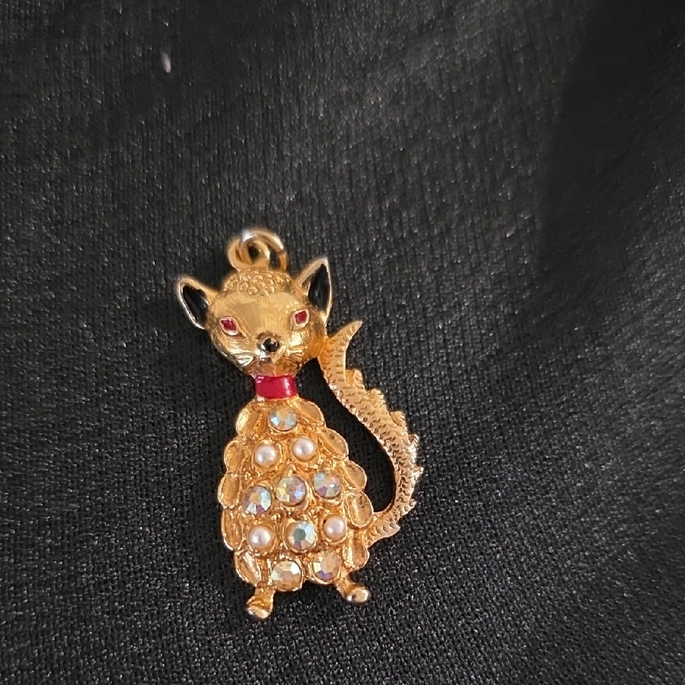 Vintage Style Aurora Borealis Rhinestone Cat Pendant